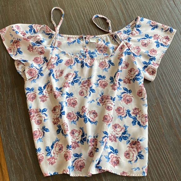 Paper crane off the shoulder blouse with adjustable spaghetti straps. Size L. - Picture 4 of 8